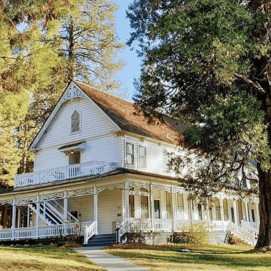 Wawona Hotel