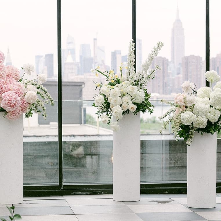 FREESTANDING PILLARS