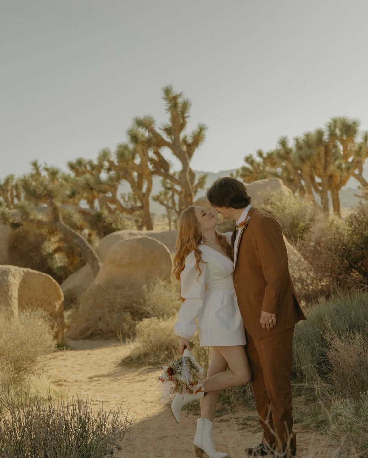 Abby & Josiah’s Chic Desert Elopement✨ portfolio 12