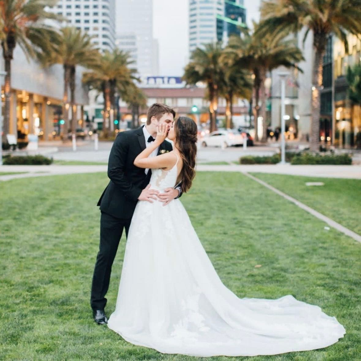 Wedding | Thurs & Sun
