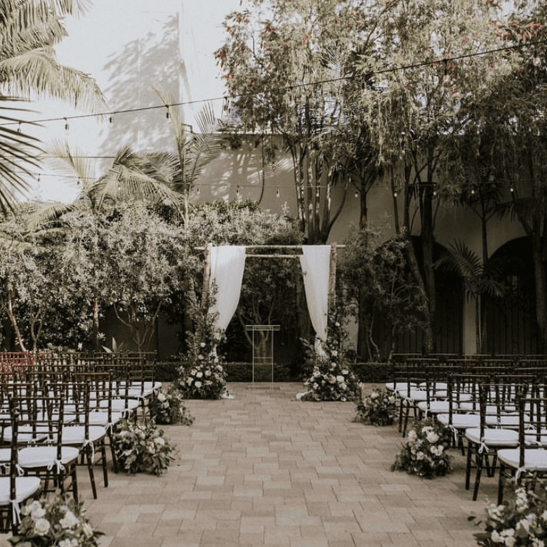 Sun - Fri | 150 Guests