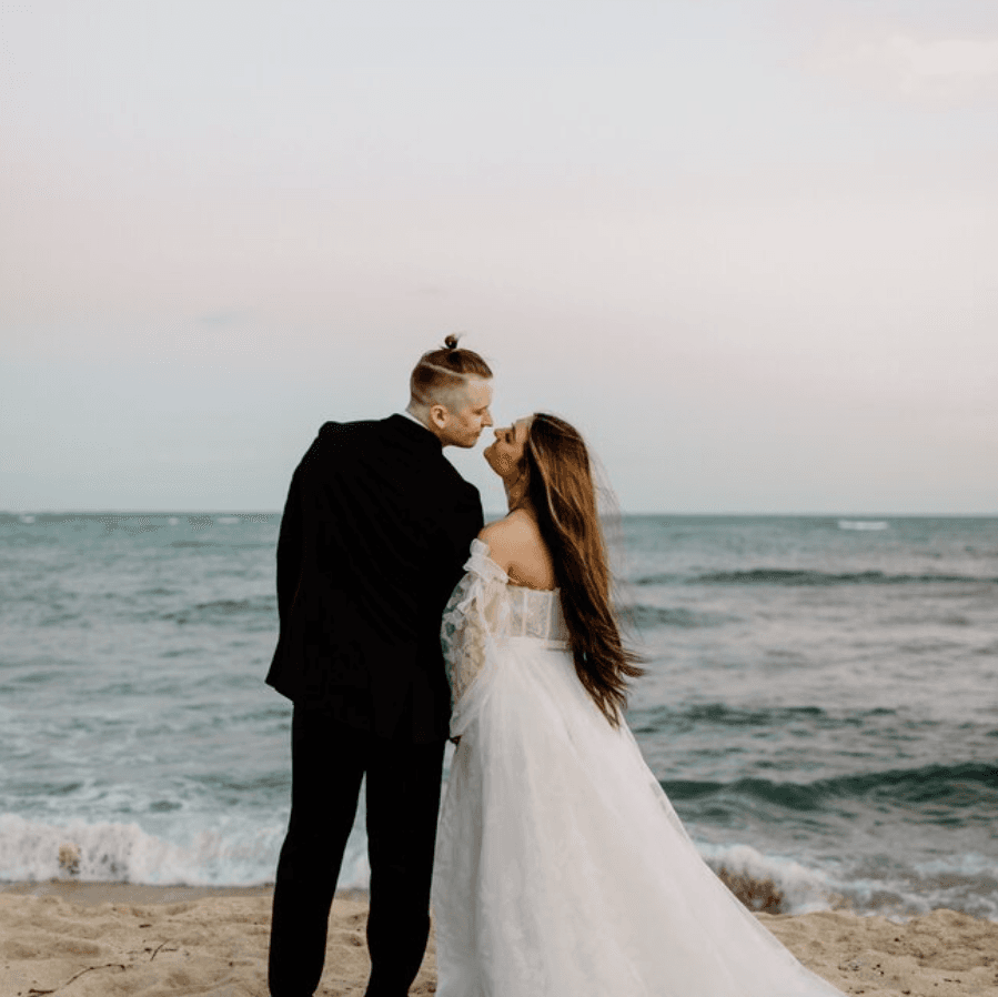 Waialae Beach | Oahu Elopement