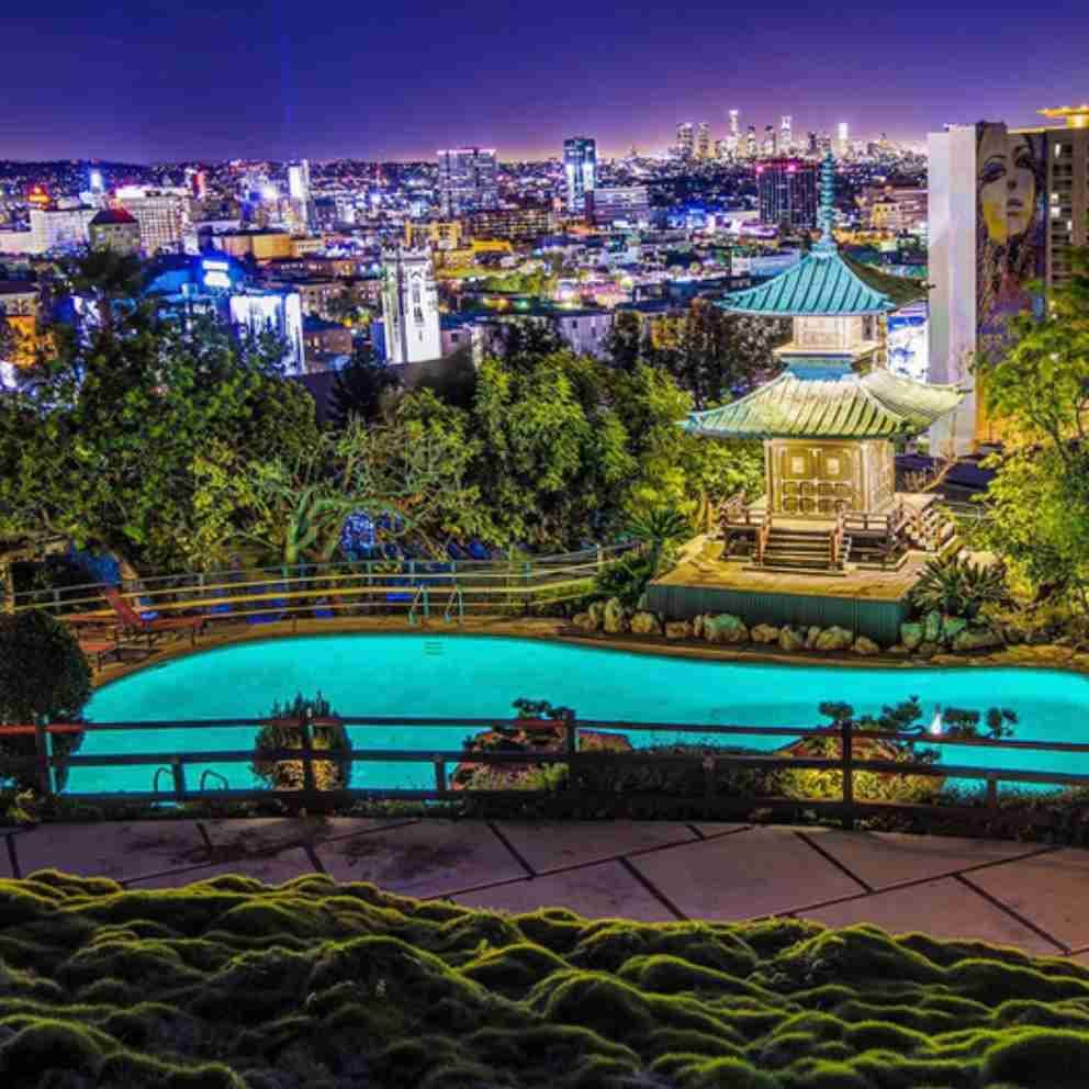 Courtyard + Sky Deck