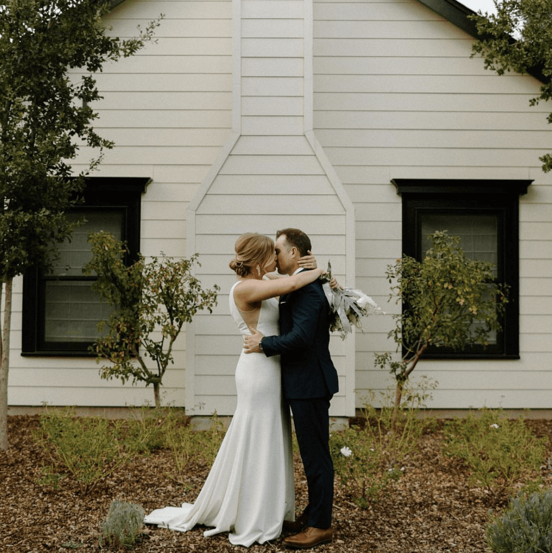 The Intimate (Video)