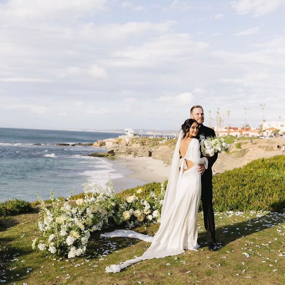 Kiana & Calvyn’s Cliffside Elopement✨ portfolio 3