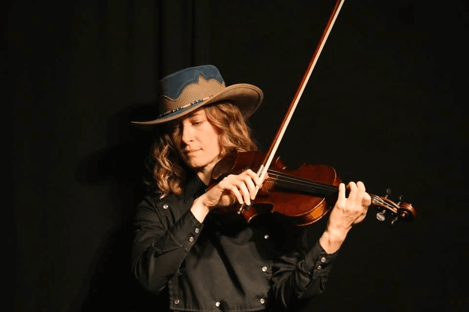 Laurel Thomsen | Violinist 