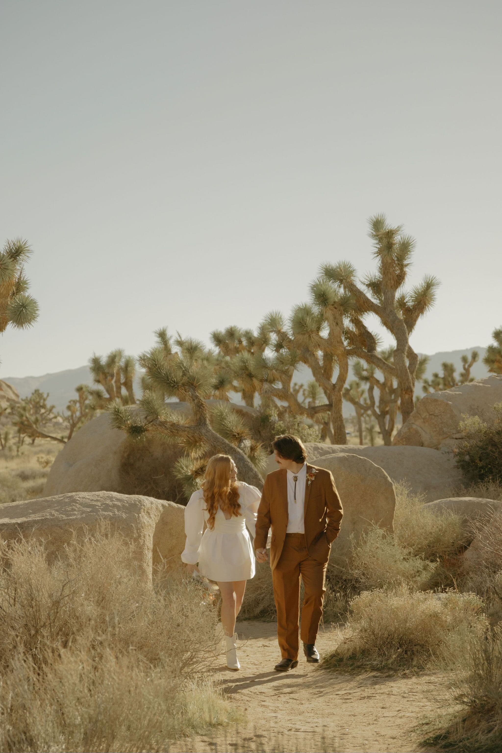 Abby & Josiah’s Chic Desert Elopement✨ portfolio 10