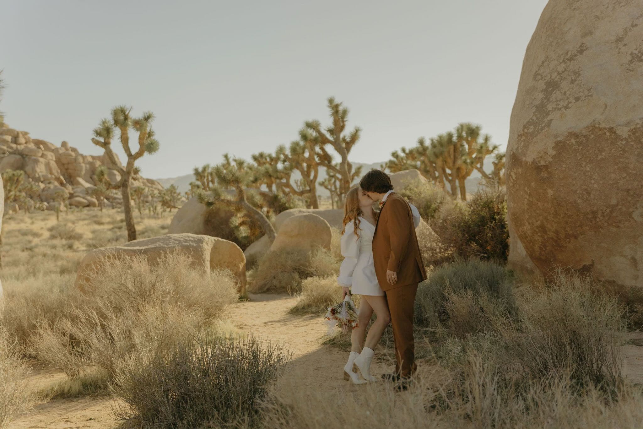 Abby & Josiah’s Chic Desert Elopement✨ portfolio 4