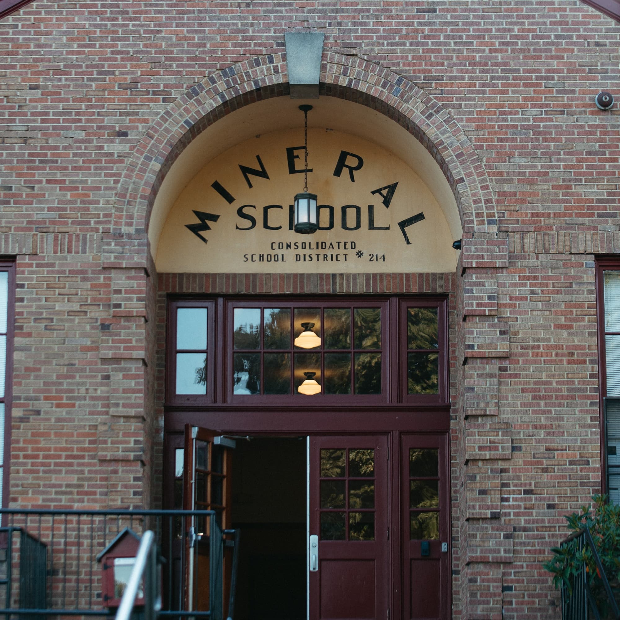 The Mineral Schoolhouse