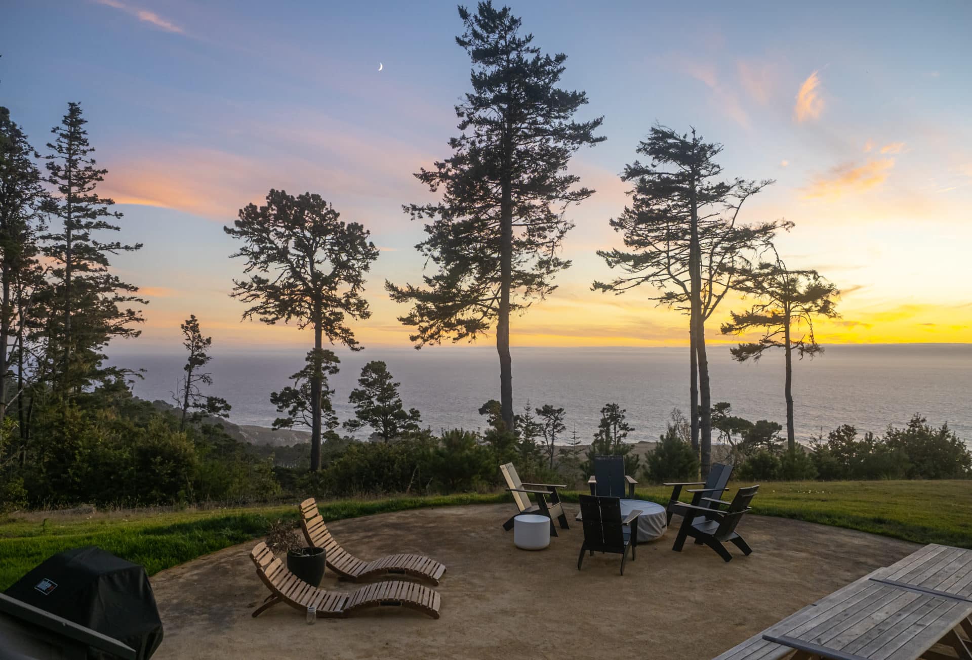 The Driftwood Lodge